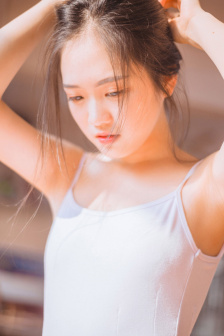 男朋友舌头伸到下面很肿胀